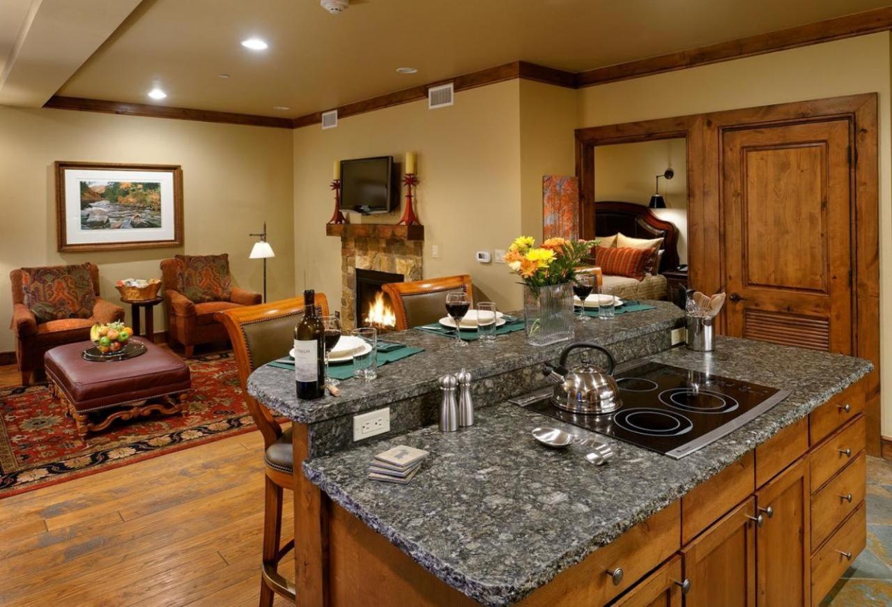 Innsbruck Deluxe One-bedroom Garden 1, Located On Main Street *